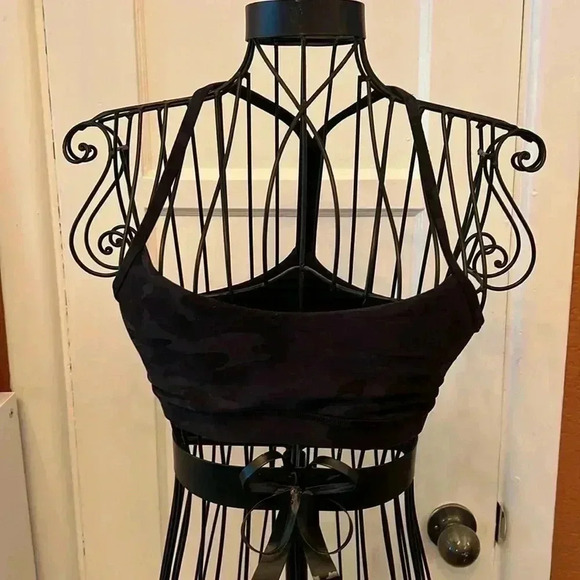 Lululemon Flow Y Bra-Sz 4 - Picture 1 of 4